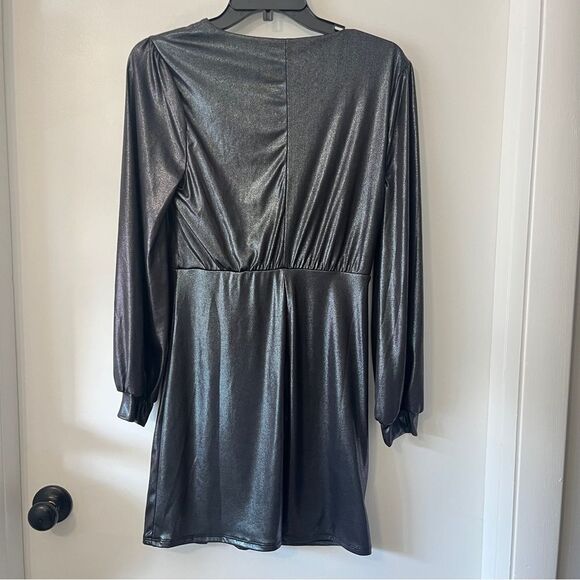BCBG Generation Silver Black Sheen Long Sleeve Short Dress Small - Picture 10 of 10